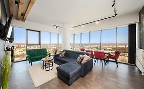 Ans Hanza Tower Apartment - 22Nd Floor With City View, Swimming Pool, Sauna, Jacuzzi, Viewing Terrace